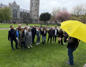 yellow umbrella walking tours dublin