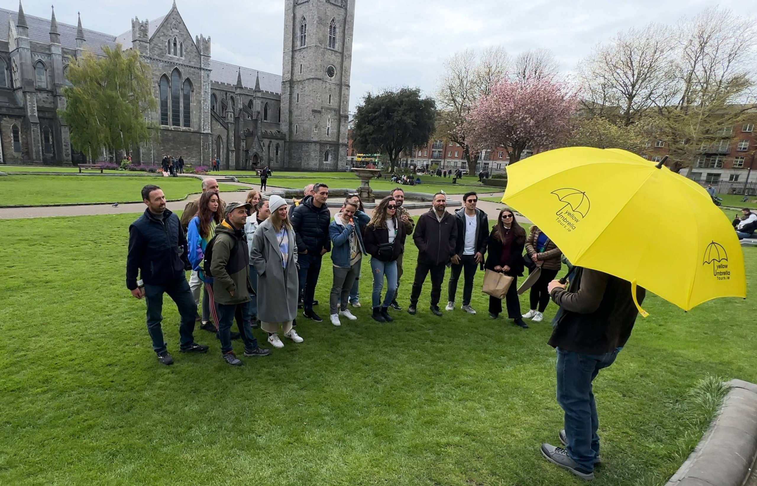 yellow umbrella tours dublin